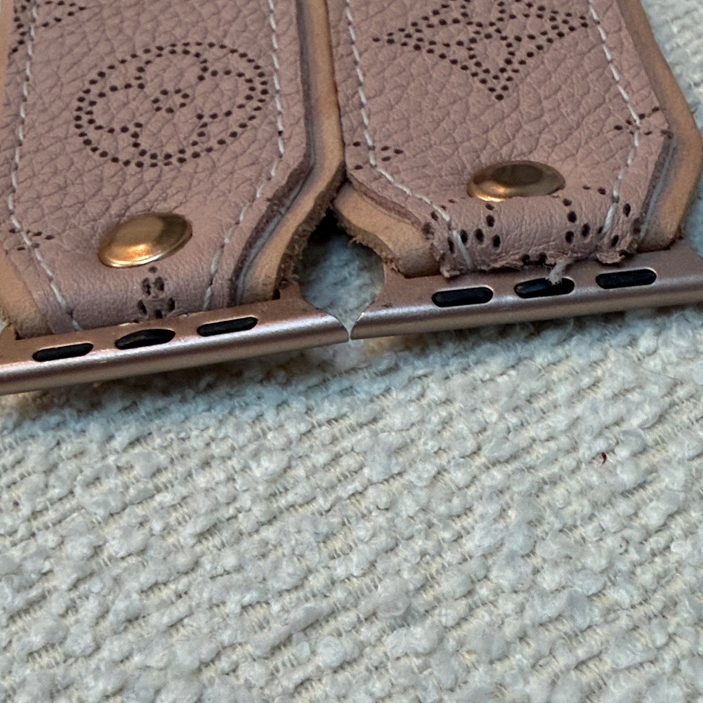 Spark*l Authentic LV Mahina Mauve Pink Apple Watch Band - Large Apple Watch - Picture 9 of 9